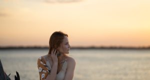 Antrasit Pamuklu Desenli Eşarp ve Bohem Mavi Tunik Modası gestueldesing5