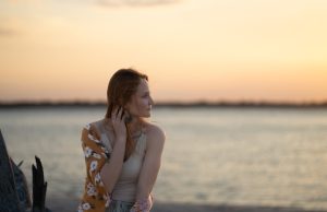 Antrasit Pamuklu Desenli Eşarp ve Bohem Mavi Tunik Modası gestueldesing5