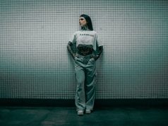 Sırt Panolu Bahar Dalı Desenli Goblen Yelek ve Çiçek Desenli Goblen Yelek: Şıklığı ve Rahatlığı Bir Arada Sunan Moda Parçaları phiprive1